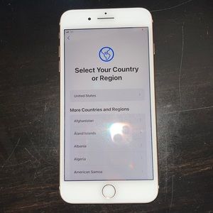 Apple IPhone 8 Plus in Gold 64gb